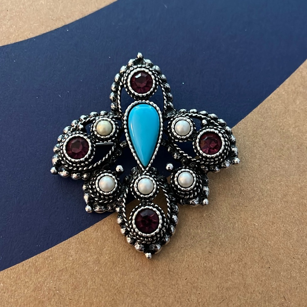 Vintage Sarah Coventry brooch/pendant